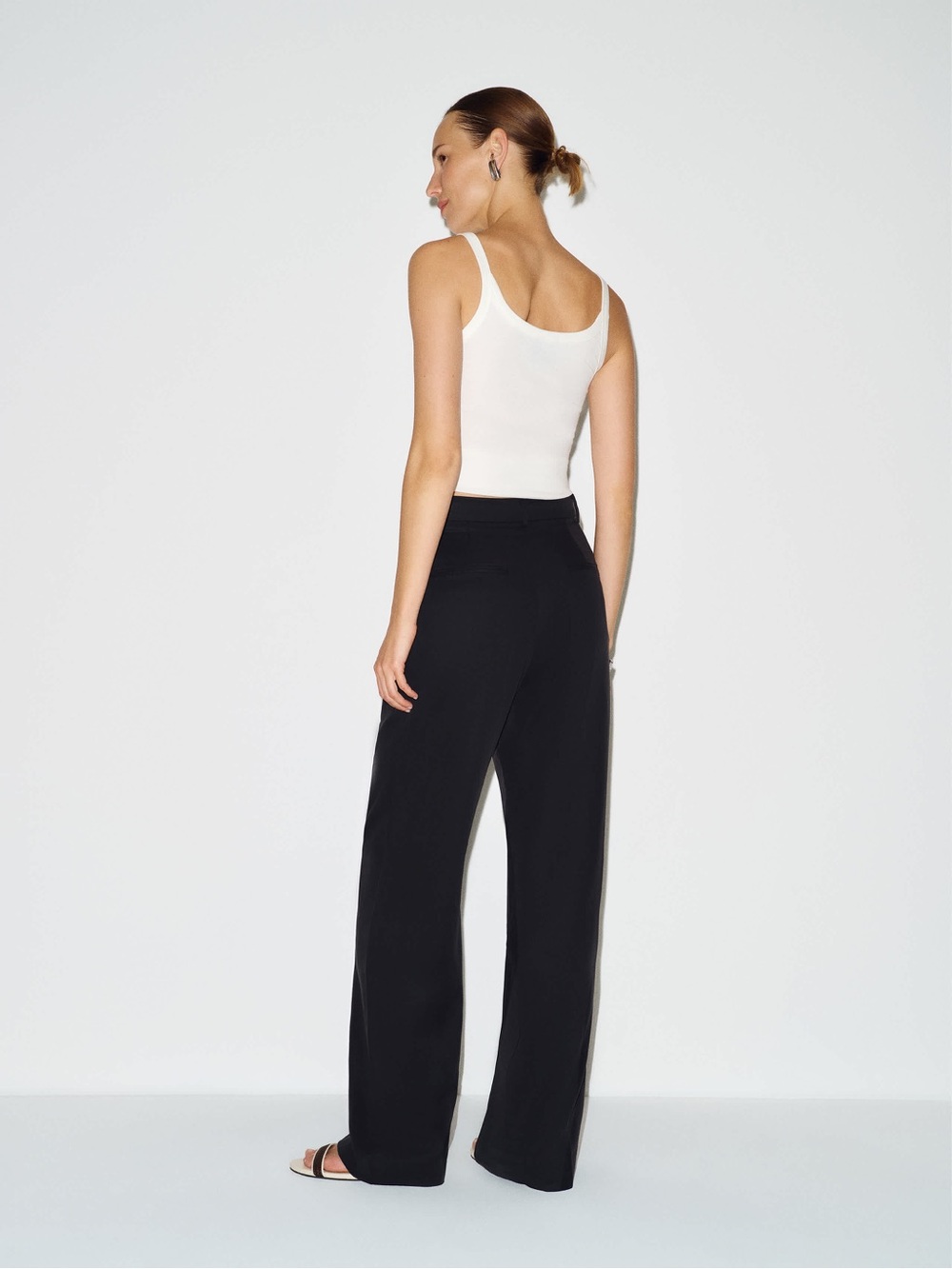Reformation Mason Pants - Black - size 2 - Picture 2 of 5